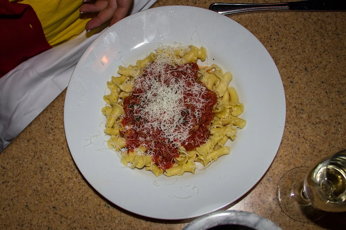 Massa artesanal italiana servida em restaurante de Espírito Santo do Pinhal